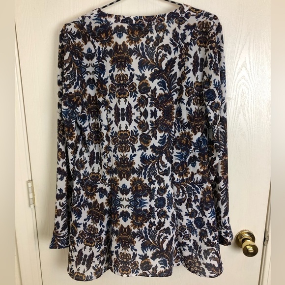 Sanctuary Floral Long Sleeve Button Down Size M - Picture 4 of 8